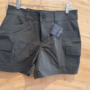 NWT Eddie Bauer Sightscape Horizon Cargo Shorts in Size 8